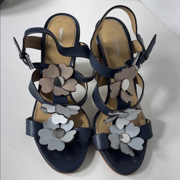 Michael Kors Blue Flower Petal stacked heel sandal Size 7 - Picture 2 of 10